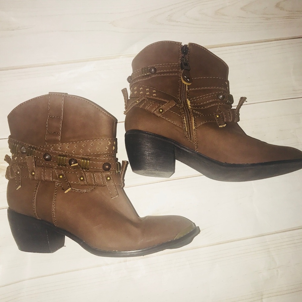 Roper Womans Studded Straps Booties - Picture 3 of 8